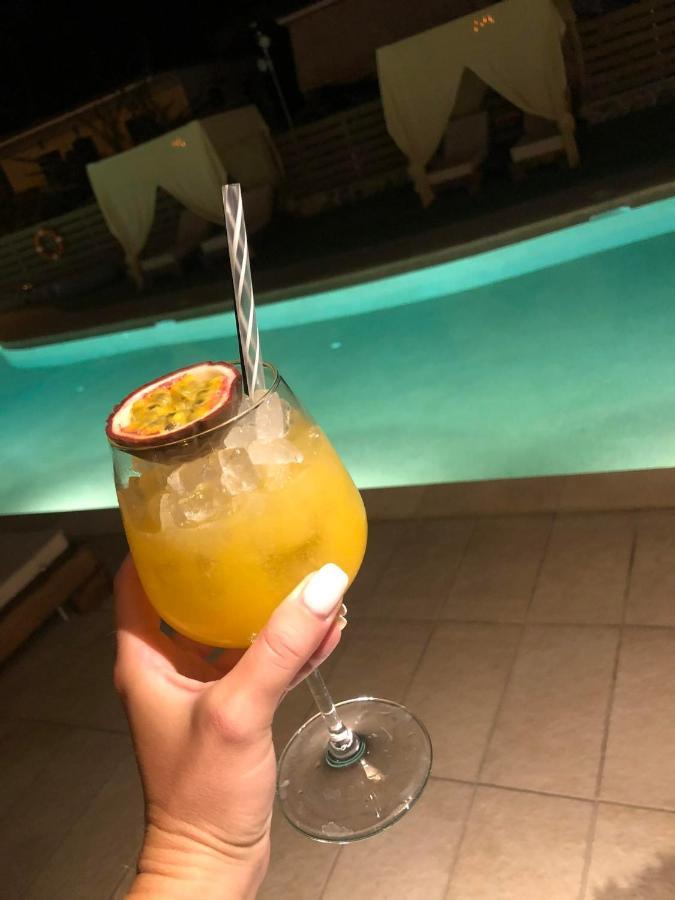 Helen Hotel 포로스타운 외부 사진